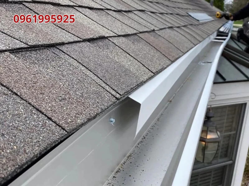 chong-tham-mang-xoi-inox-bang-keo-silicon