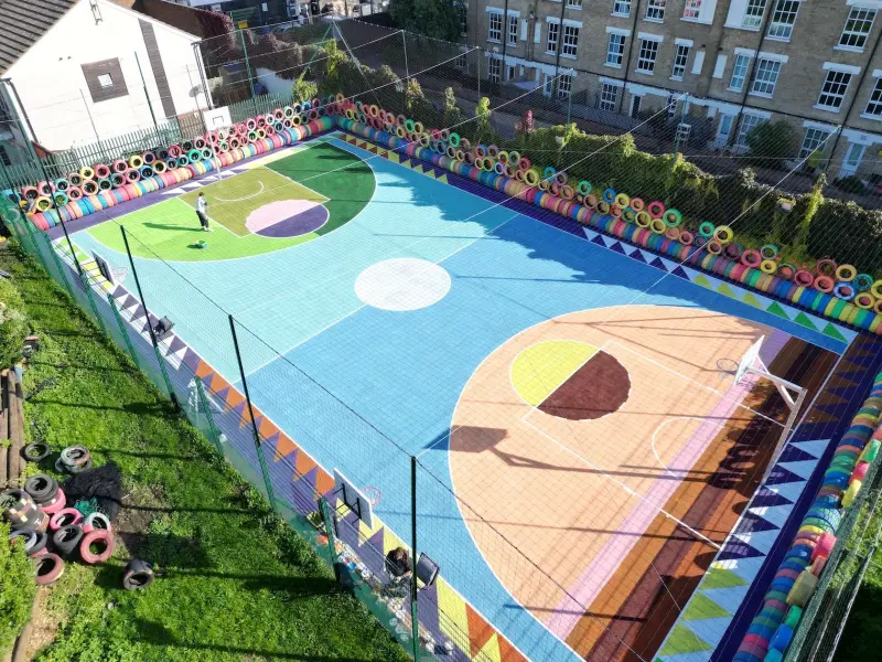 thi-cong-san-bong-ro