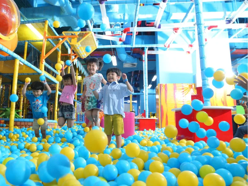 lotte-center-kids-playground