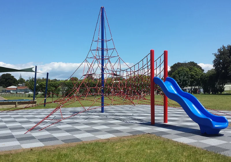 mau-thiet-ke-san-choi-tre-em