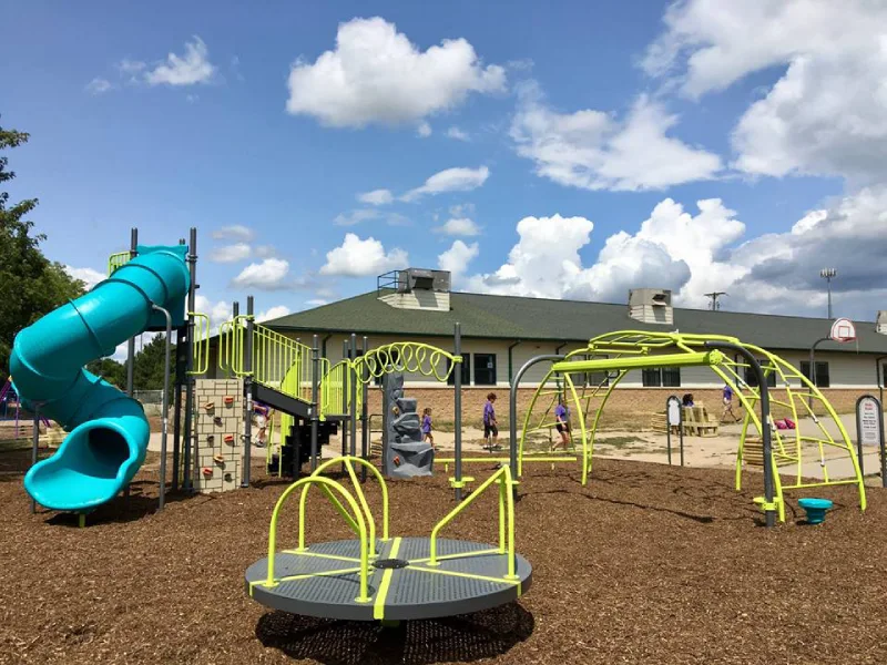 mau-thiet-ke-san-choi-tre-em