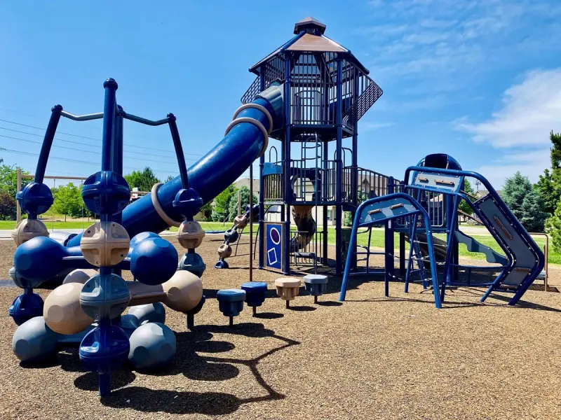 mau-thiet-ke-san-choi-tre-em