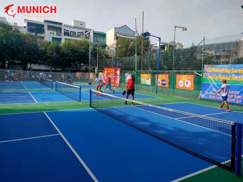 san-pickleball-vuon-lan