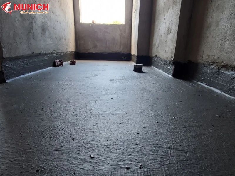 nha-ve-sinh-tang-1-co-can-chong-tham-khong