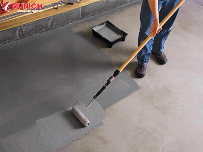 nha-ve-sinh-tang-1-co-can-chong-tham-khong