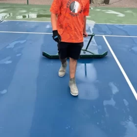 bao-duong-san-the-thao-mua-nom-am