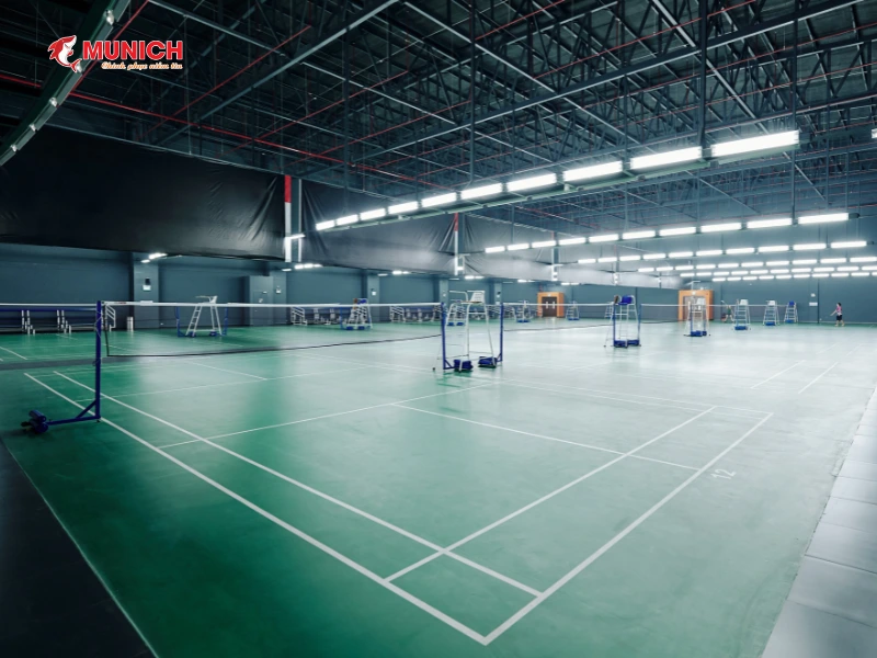 bao-duong-san-the-thao-mua-nom-am