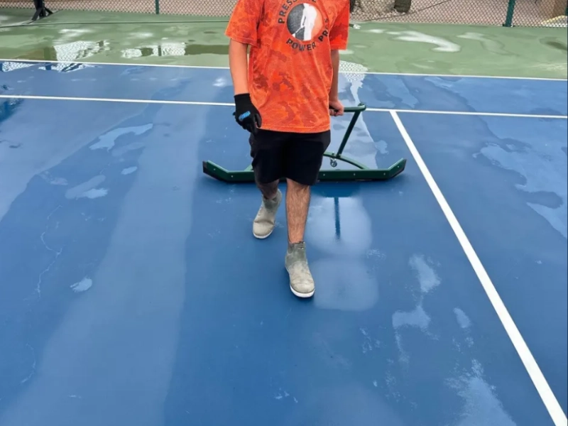 bao-duong-san-the-thao-mua-nom-am