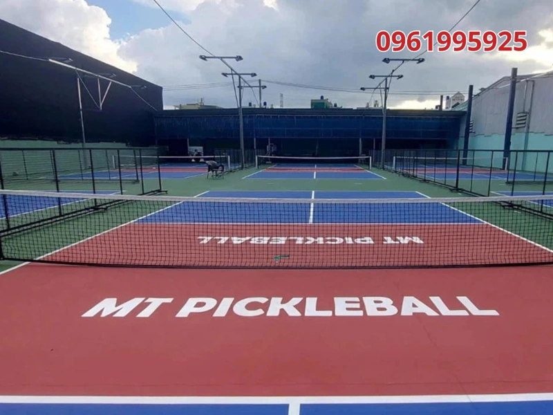 thi-cong-san-pickleball-tphcm-cap-phuong-nam