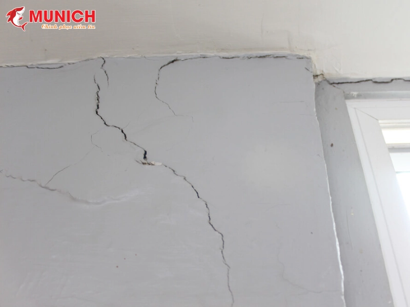 xu-ly-vet-nut-tuong-ngoai