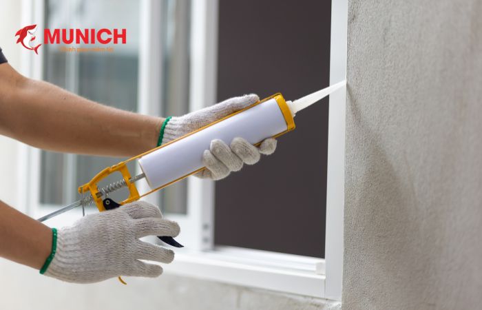 Sử dụng keo chống thấm khắc phục các vết nứt bề mặt hạn chế sự thẩm thấu của nước mưa, thời tiết...