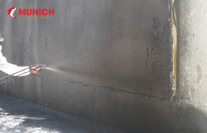 Xử lý các vết nứt, vệ sinh trên bề mặt khi thi công